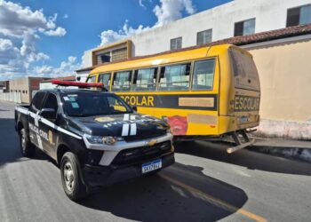 Motorista de ônibus escolar é preso suspeito de dirigir veículo bêbado na PB