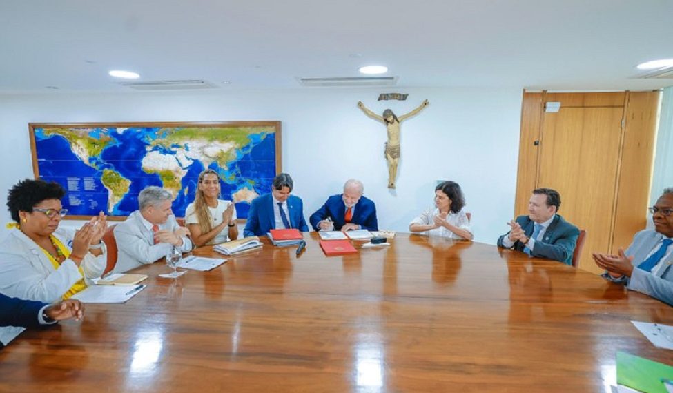 Lula assina Decreto para desapropriação de terra na Paraíba em benefício de 91 famílias quilombolas