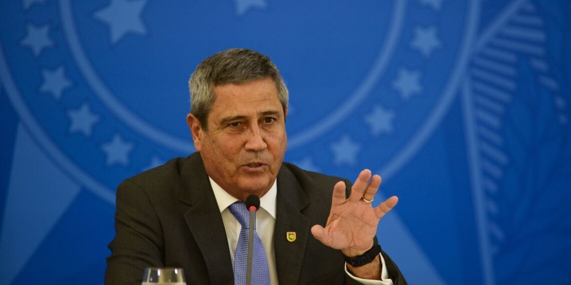 PF afirma que o general da reserva, Braga Netto, agiu para obstruir investigações sobre tentativa de golpe de Estado