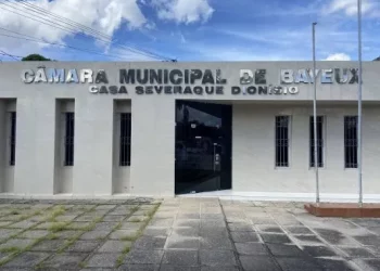 Achando pouco R$ 10 mil por mês, vereadores de Bayeux aprovam reembolso de R$ 7 mil mensais de verba indenizatória