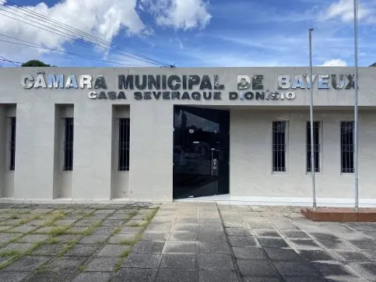 Achando pouco R$ 10 mil por mês, vereadores de Bayeux aprovam reembolso de R$ 7 mil mensais de verba indenizatória