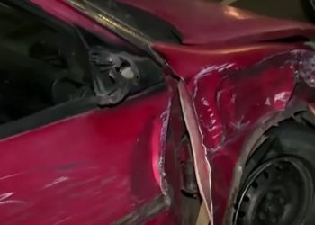 Condutor embriagado bate carro contra ônibus e outro veículo em Oitizeiro