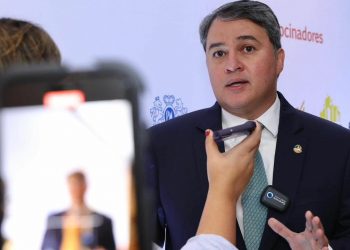 Senador Efraim Filho confirma entrega de 48 novas ambulâncias do SAMU para 35 municípios paraibanos