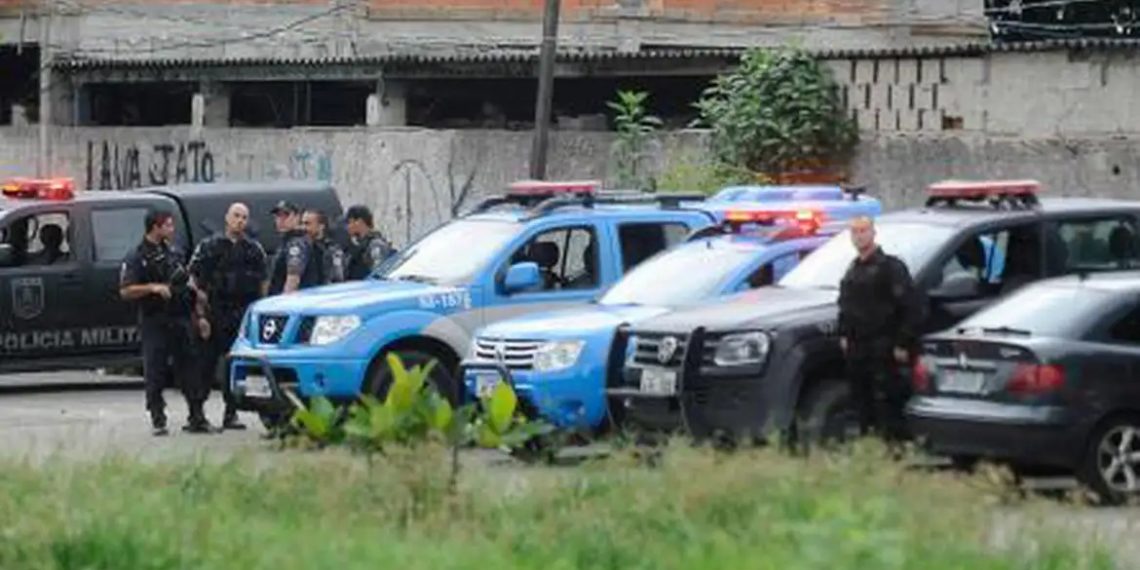 Operação policial na Maré causa fechamento de vias expressas no Rio de Janeiro