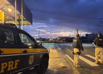 Operação da PRF prende líder de facção do Ceará e recupera carros roubados