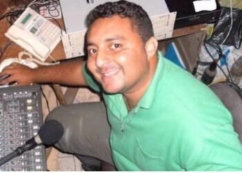 Radialista é assassinado a tiros em praça pública no Sertão da Paraíba