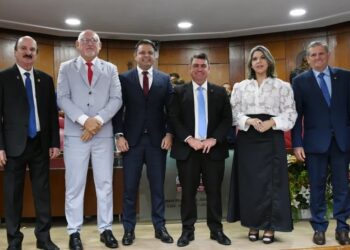 Cícero Lucena é empossado para segundo mandato como prefeito de João Pessoa