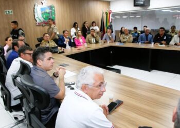 Reunião no Centro Integrado de Comando e Controle de João Pessoa define estratégias para a segurança no Folia de Rua 2025