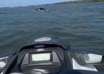 Família é resgatada após naufrágio de moto aquática em Cabedelo, no litoral Norte da PB