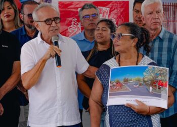 Cícero Lucena autoriza construção de praça nos Funcionários II, projeta ruas 100% calçadas e destaca investimentos