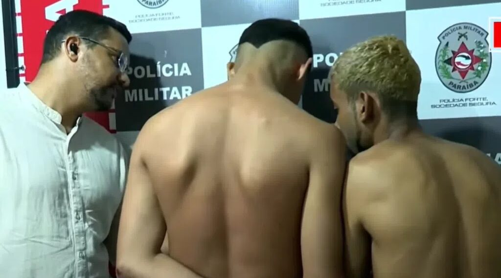 João Azevêdo entrega 113 ônibus escolares para os municípios e destaca investimentos para garantir segurança e permanência de alunos nas escolas