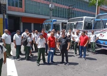 Motoristas de ônibus aprovam indicativo de greve para segunda-feira em João Pessoa