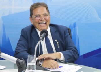 Adriano revela que já recebeu ligações de prefeitos, vereadores e deputados demonstrando apoio à sua candidatura ao Governo do Estado