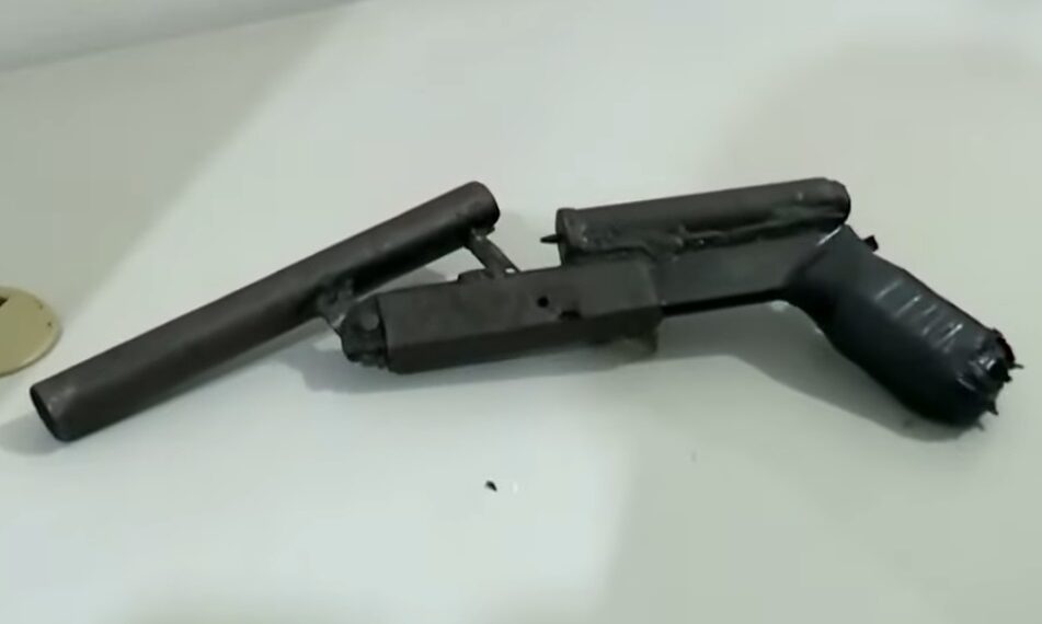 Mulher é presa com arma calibre 12 de fabricação caseira em Santa Rita