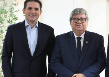 Governador João Azevedo confirma presença na eleição de Hugo Motta para a presidência da Câmara neste sábado