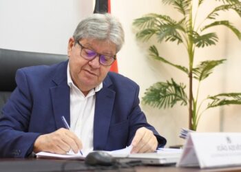 João Azevêdo presta conta das ações do governo em 2024 e detalha volume de obras em andamento na Paraíba