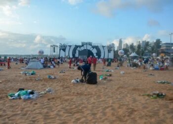 Festa de réveillon na orla de João Pessoa gera 100 toneladas de lixo