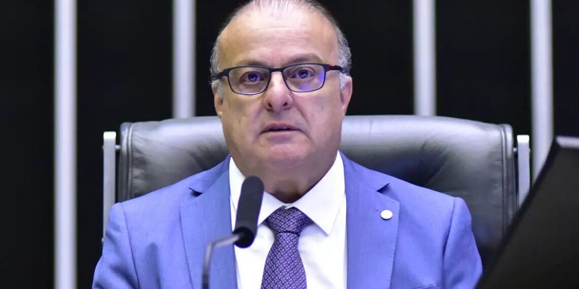 Após repercussão negativa, prefeito pede desculpas por chamar João Pessoa de “curral de Natal”