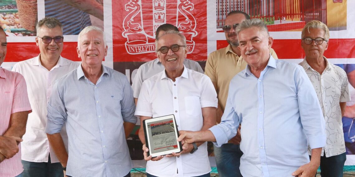 Cícero Lucena autoriza obras em 10 ruas e destaca mais de R$ 33 milhões investidos no bairro de Oitizeiro