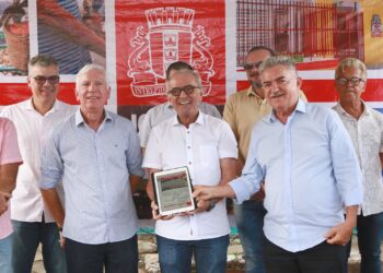 Cícero Lucena autoriza obras em 10 ruas e destaca mais de R$ 33 milhões investidos no bairro de Oitizeiro