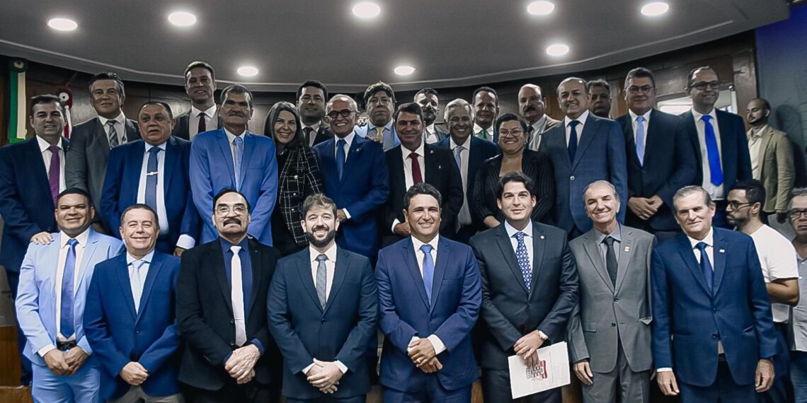 Cícero Lucena destaca avanços da Prefeitura, anuncia novas secretarias e reitera parceria com vereadores