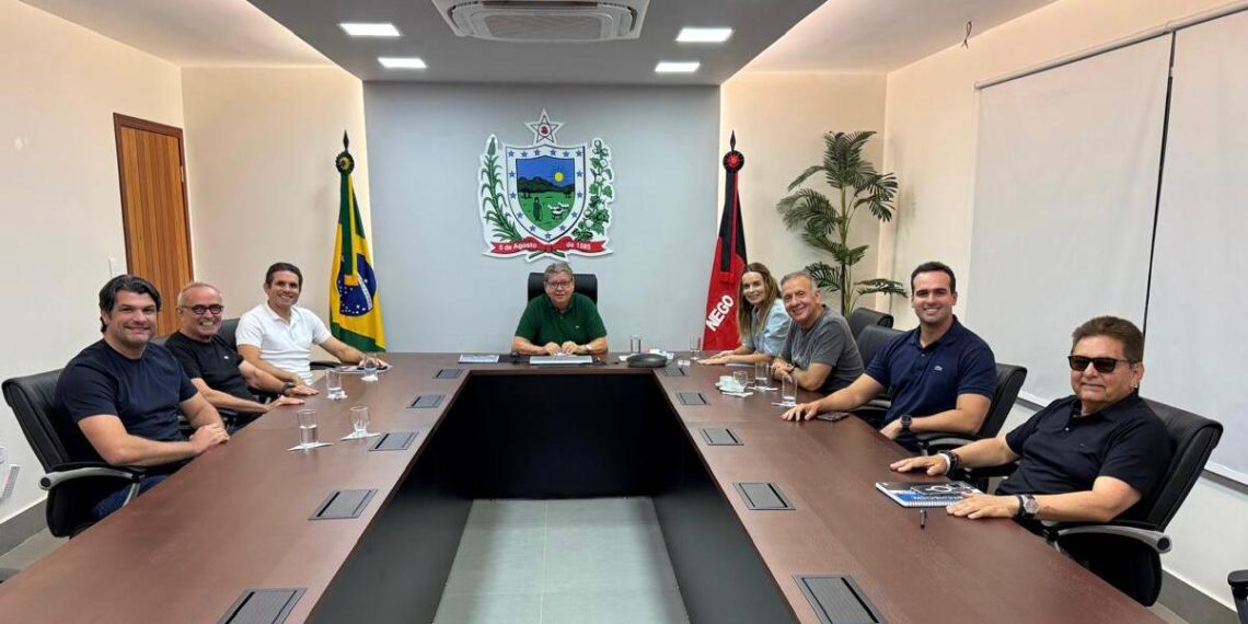 João Azevêdo reúne cúpula da base governista para alinhar discursos de 2026