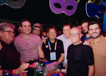 Ao lado de João Azevêdo e Hugo Mota, Cícero Lucena destaca prévia carnavalesca de João Pessoa como a melhor do País e celebra fortalecimento do turismo