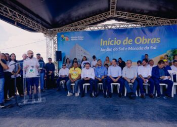 Ao lado do governador e do secretário Nacional de Habitação, Cícero destaca parcerias e investimento recorde no setor