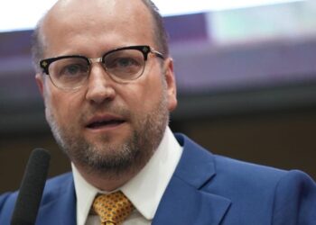 Nelson Wilians inicia agenda de negócios em Angola e Moçambique para fortalecer laços e ampliar frentes de atuação