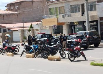 Dinho vê inconstitucionalidade em projeto de Guga que obriga médico bater ponto a cada 2h: ‘Querer não é poder’