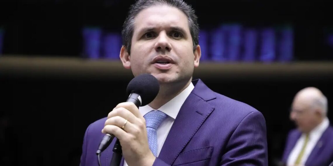 Hugo Motta reforça equipe de comunicação com dois marqueteiros