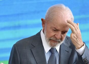 Aprovação de Lula cai a 24%, o pior índice de todos os mandatos como presidente