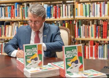 Paraibano lança livro com análise inédita sobre polarização digital e política no Brasil nesta quarta, na Capital