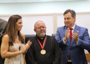 ALPB concede Medalha Epitácio Pessoa ao Padre George