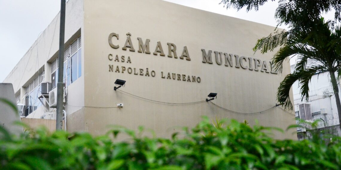 Descarte de esgoto na orla de João Pessoa será debatido na CMJP