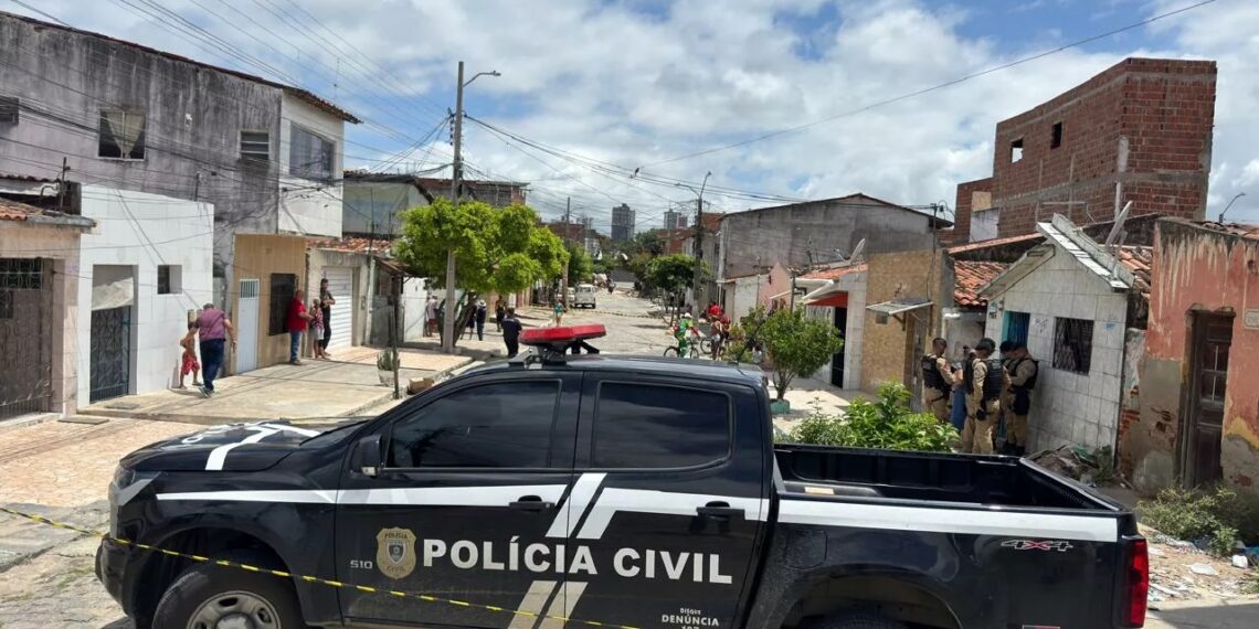 Idoso é morto a facadas dentro de casa abandonada em Campina Grande