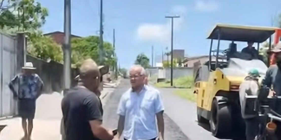Deputado Branco Mendes acompanha obras para asfaltamento de sete ruas em Alhandra e reforça compromisso com o município