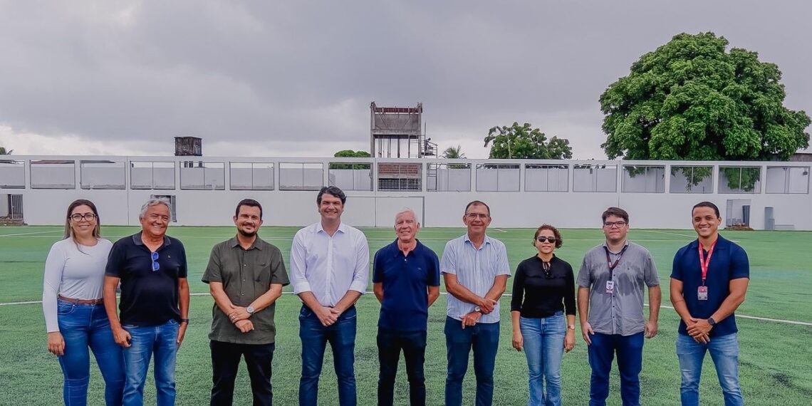 Leo Bezerra inspeciona obras no Estádio da Graça, 80% executadas, e projeta a entrega para o primeiro semestre