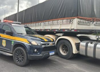 PRF apreende mais de 100 kg de drogas na BR-101, no Litoral Sul da Paraíba