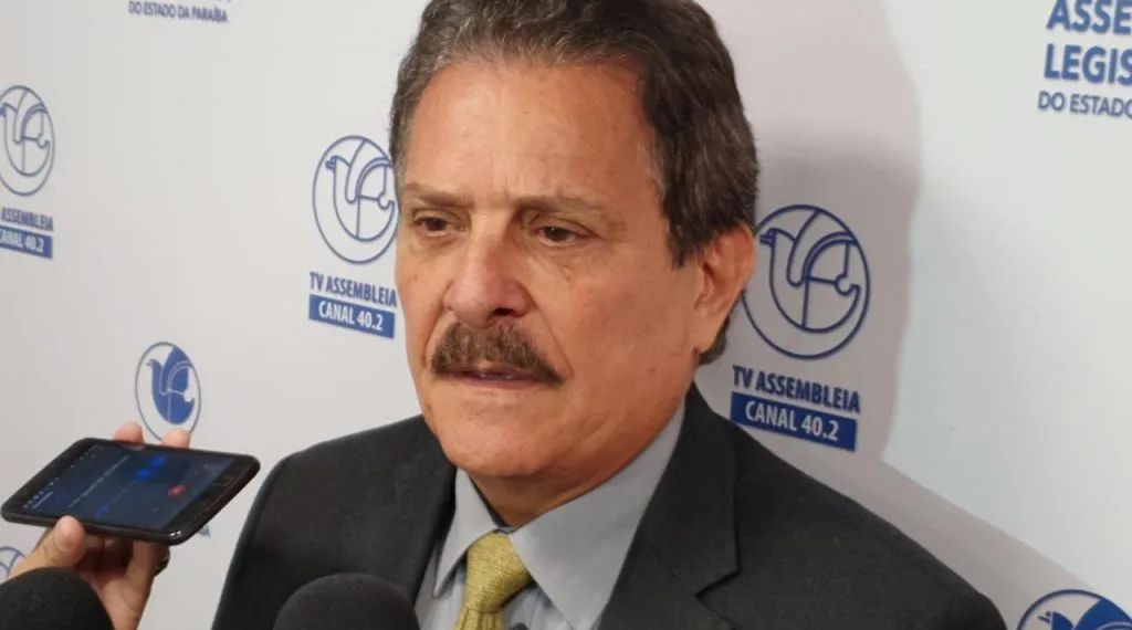 Tião Gomes desiste de vaga no TCE-PB e anuncia apoio a nome indicado por Galdino