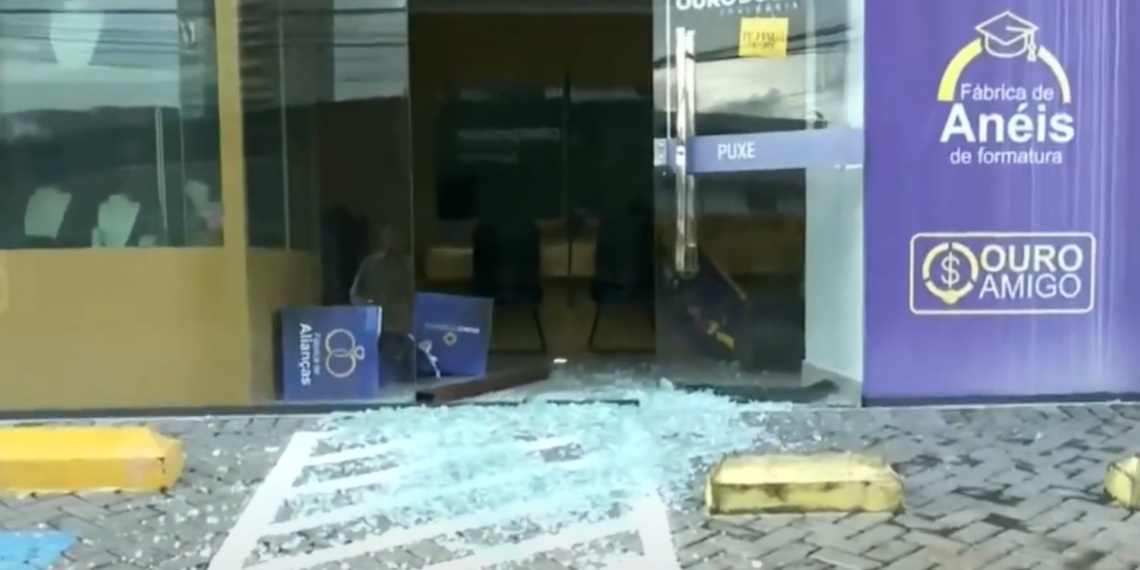 Joalheria é arrombada durante a madrugada em João Pessoa