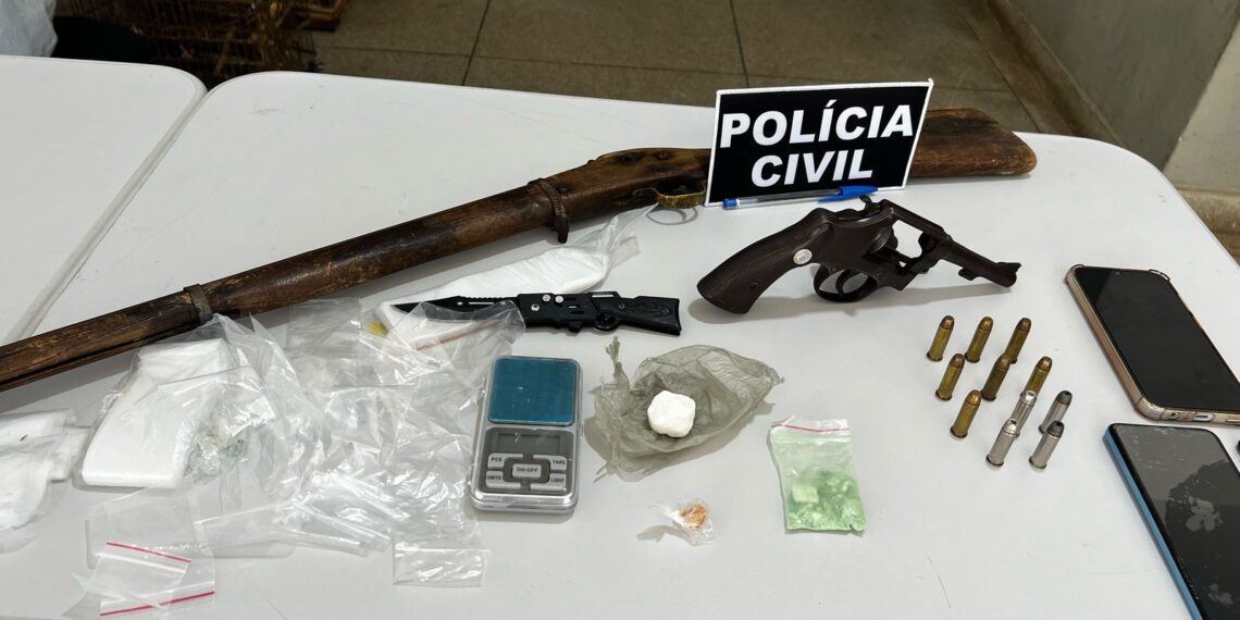 Polícia deflagra operação e prende suspeitos de tráfico e de posse ilegal de armas de fogo na PB