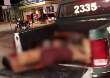 Policial mata dois assaltantes após ser abordado por dupla armada, em Queimadas