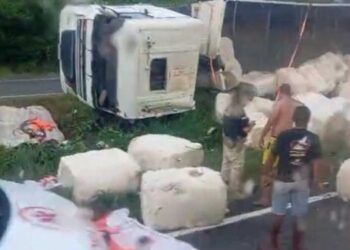 Criança e grávida ficam feridas em acidente com caminhão, em Campina Grande