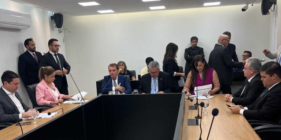 CCJ da Assembleia aprova nome de Alanna Galdino para o cargo de conselheira do TCE-PB