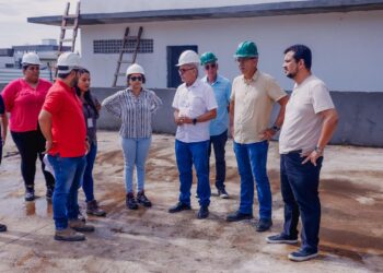 Cícero Lucena inspeciona obras no Valentina e Rangel e projeta recuperação de todos os mercados públicos da Capital