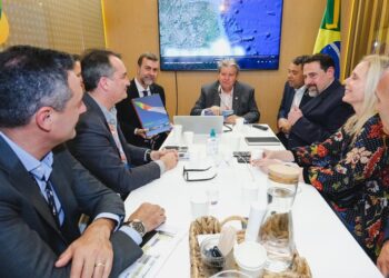 Governador se reúne na BTL com companhias aéreas para viabilizar voos internacionais para a Paraíba