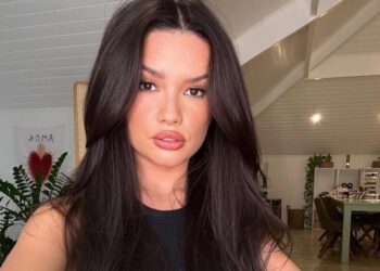 Juliette passa mal e é levada ao hospital carregada pelo noivo