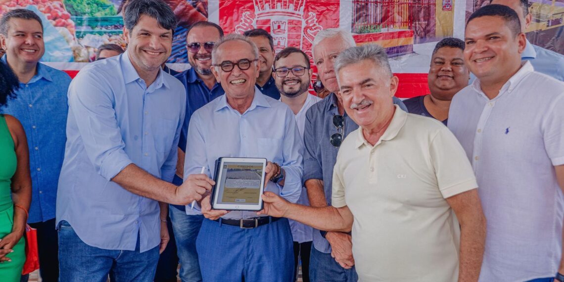 Cícero Lucena autoriza pavimentação de 14 novas ruas em Mangabeira e destaca quase R$ 100 milhões em obras no bairro