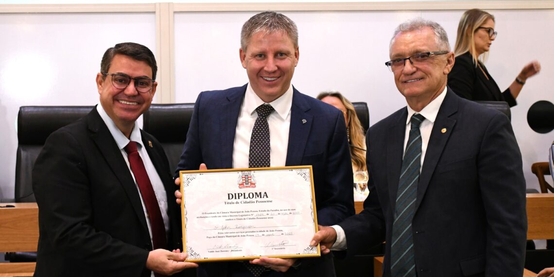 CMJP e ALPB homenageiam empresário John Rodgerson